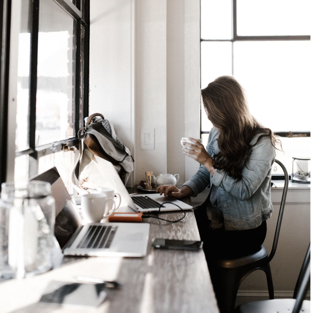 How to Choose a HubSpot Theme for Manufacturers - Bootstrap Creative